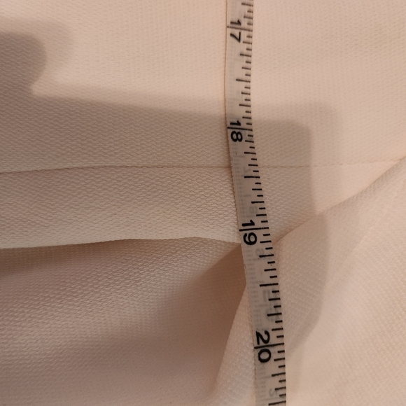 Elegant Maje White Blazer Open front v Neck Fashion. Layering - Picture 5 of 9